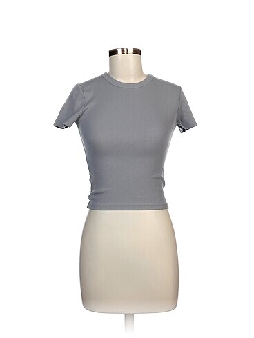 Zara T-shirt %70 İndirimli.