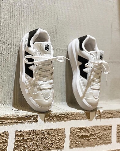 NEW BALANCE CT302 BEYAZ SİYAH