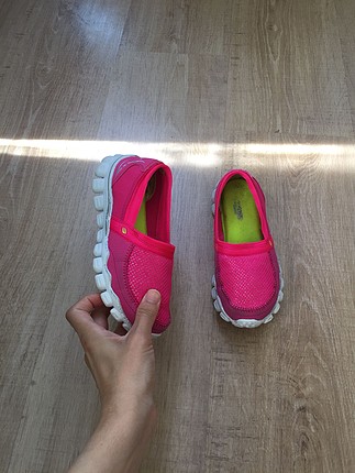 Skechers 30 numara spor ayakkabı 