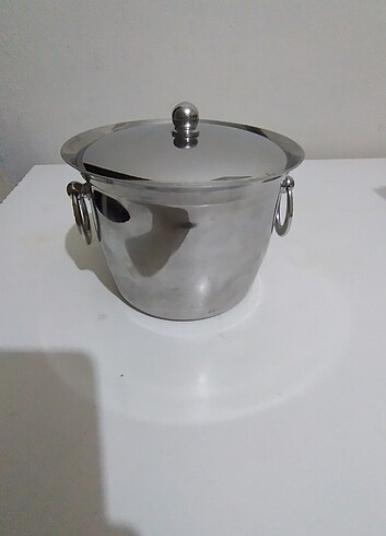 Junbo buz kovası