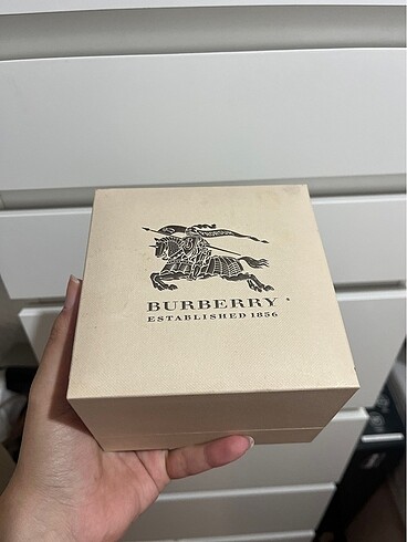  Beden altın Renk BURBERRY SAAT