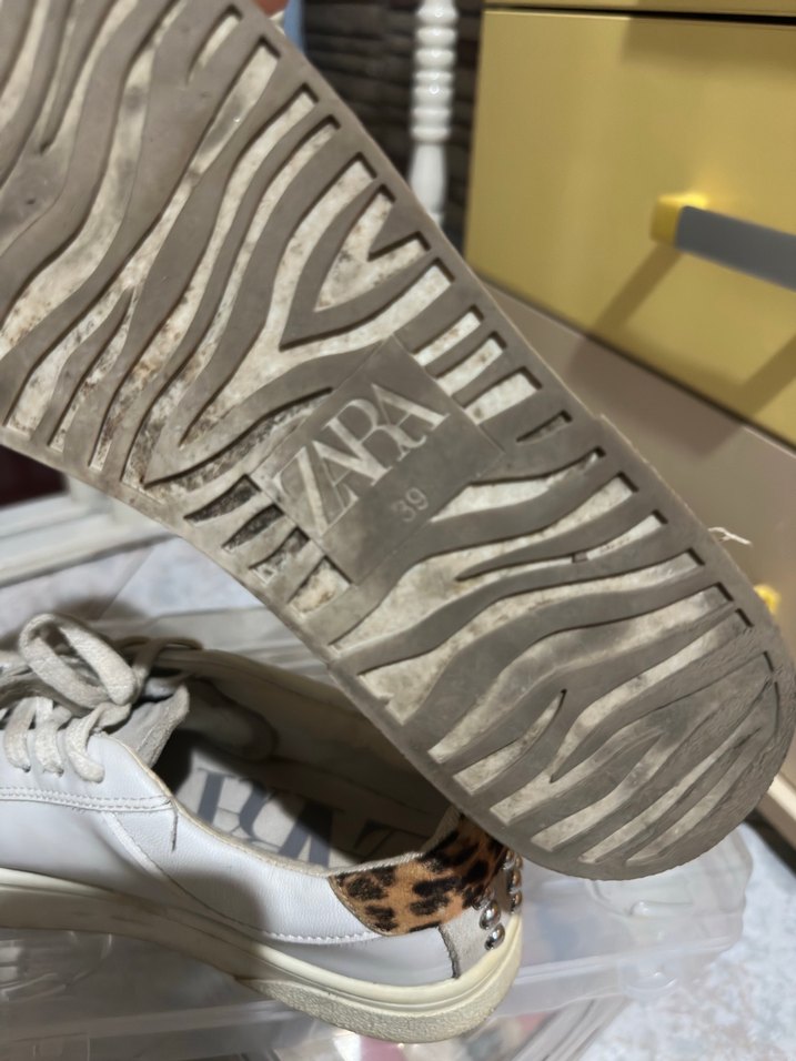 Zara Gri Beyaz Yılan Desenli Kadın Spor Ayakkabı - Görsel 4