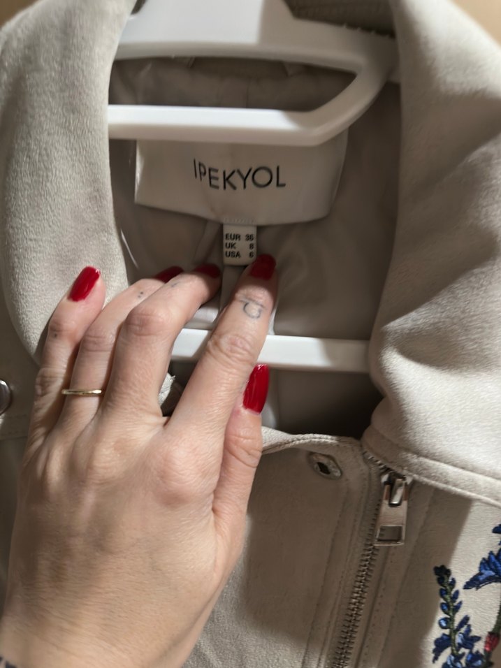 İpekyol Nakışlı Beyaz Süet Kadın Deri Ceket - Görsel 3