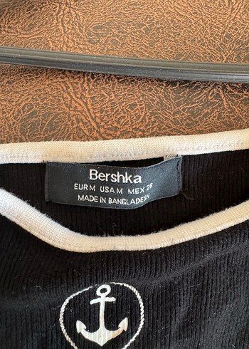 Bershka Siyah İnce Askılı Atlet