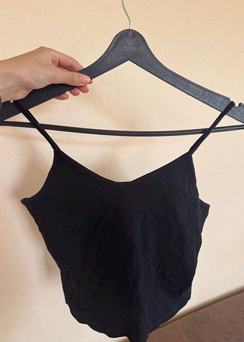 Siyah V Yaka İnce Askılı Crop Top