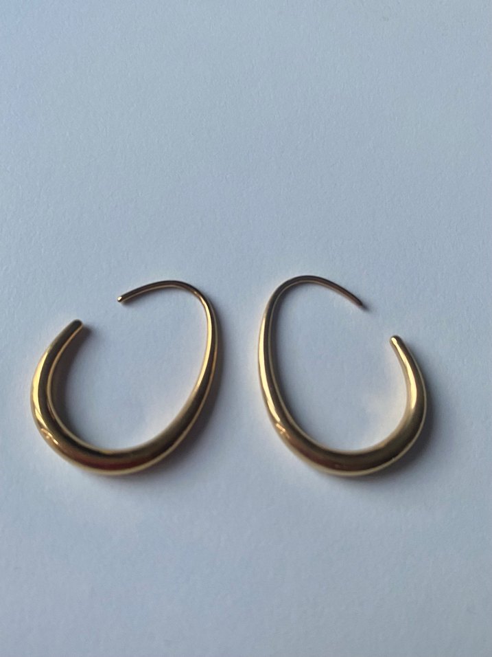 Minimalist Altın Yarım Ay Küpe - Görsel 4