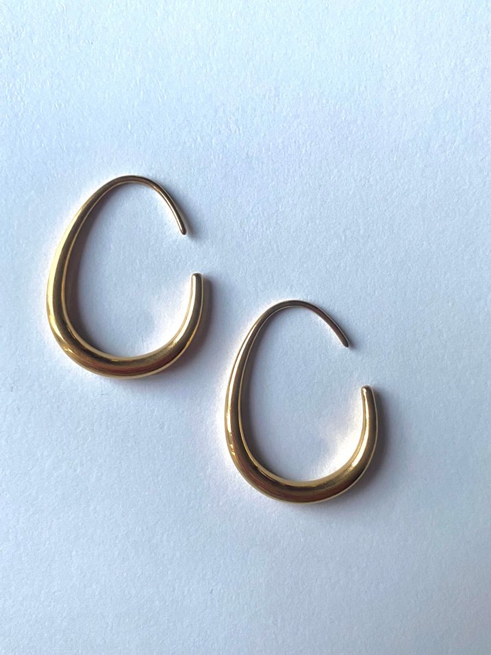 Minimalist Altın Yarım Ay Küpe - Görsel 5