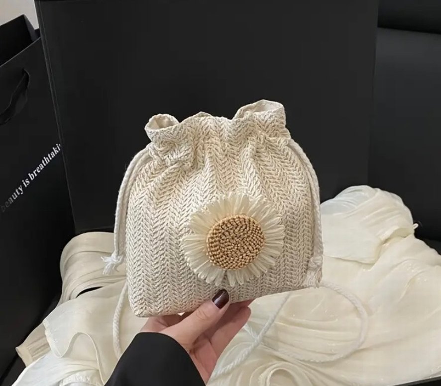 Nakışlı hasır papatya desenli beyaz çanta - Görsel 2