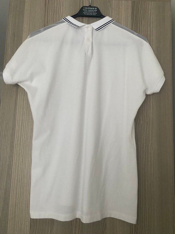 Lacoste Bayan Beyaz V Yakalı Kısa Kollu Polo Tişört - Görsel 2