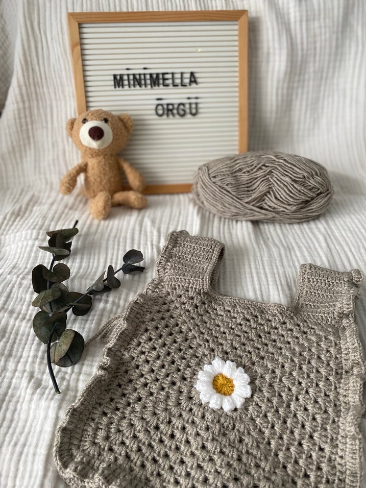 Kahverengi Nakışlı Örgü Bebek Elbisesi - Görsel 2