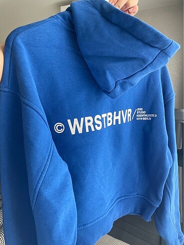 Bershka Wrstbhvr lacivert sweatshirt