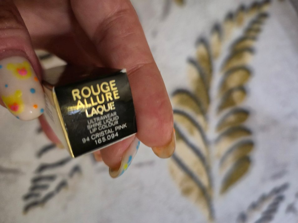Le Rouge Allure Laque Ultra Wear Parlak Sıvı Ruj - Görsel 2