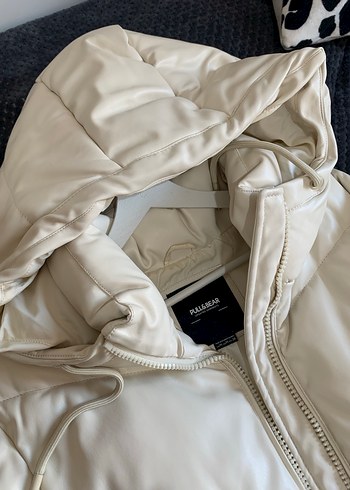 Suni Deri Bej Kapüşonlu Şişme Mont - Görsel 4