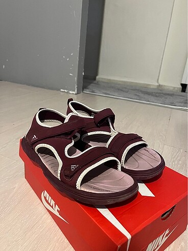39 Beden Adidas sandalet