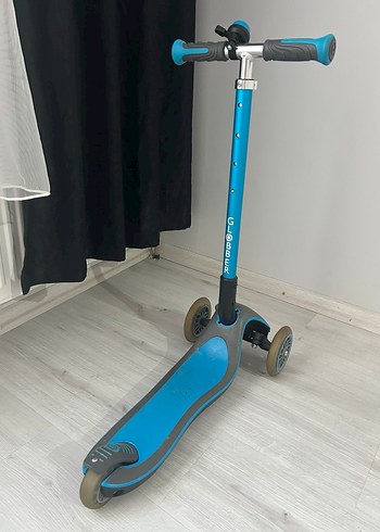 Globber Elite Deluxe 3 Tekerlekli Katlanabilir Mavi Scooter - Görsel 2