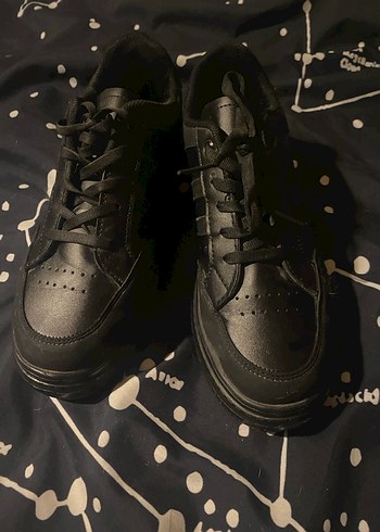 Siyah Bağcıklı Kadın Spor Stiletto Sneaker