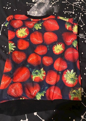 Kırmızı Çilek Desenli Kadın Sweatshirt - Görsel 5