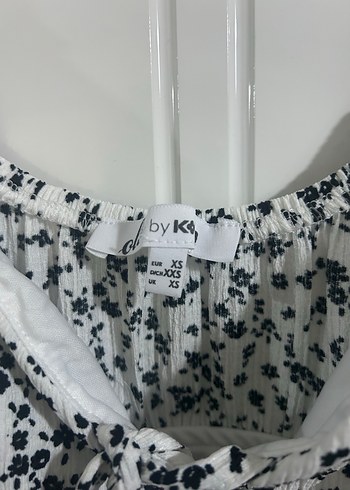 V Yaka Kısa Kollu Mini elbise - Görsel 4