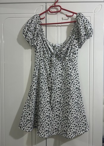 V Yaka Kısa Kollu Mini elbise - Görsel 2