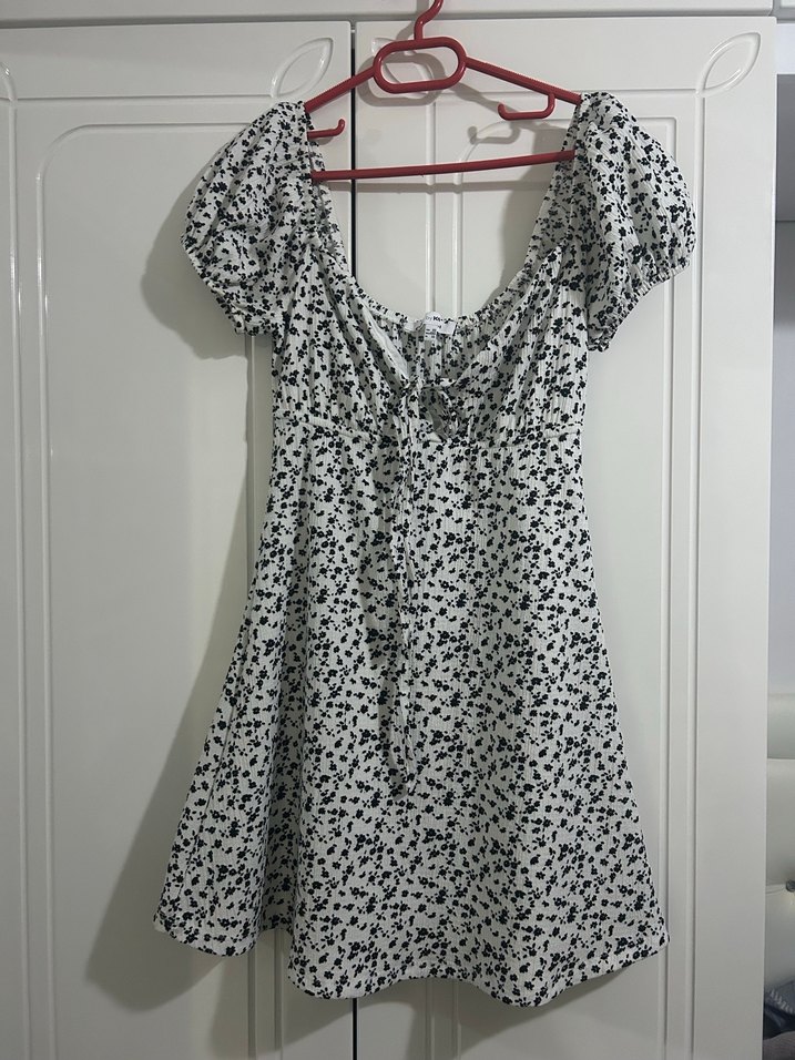 V Yaka Kısa Kollu Mini elbise - Görsel 2