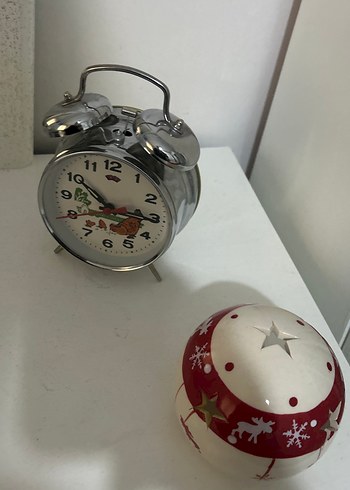 Renkli Desenli Masa Saati ve Dekoratif Küre - Görsel 5