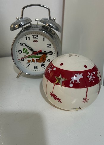 Renkli Desenli Masa Saati ve Dekoratif Küre - Görsel 3