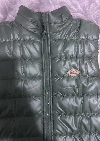 Erkek Çocuk Yeşil Yelek Yüksek Yakalı - Görsel 3