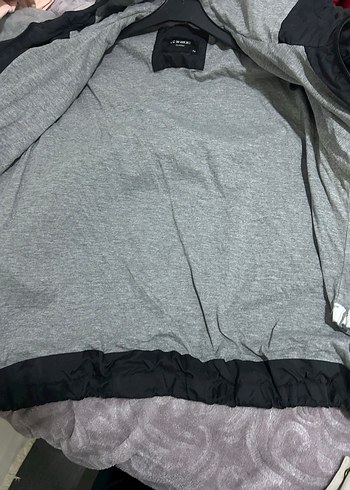 Siyah Kapüşonlu Fermuarlı Kadın Ceket - Görsel 5