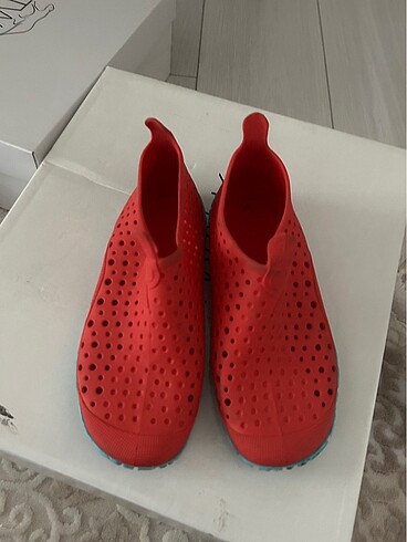 31 Beden kırmızı Renk Denız ayakkabısı