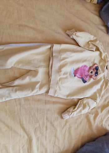 Sarı Baskılı Kız Sweatshirt ve Eşofman Takımı - Görsel 4