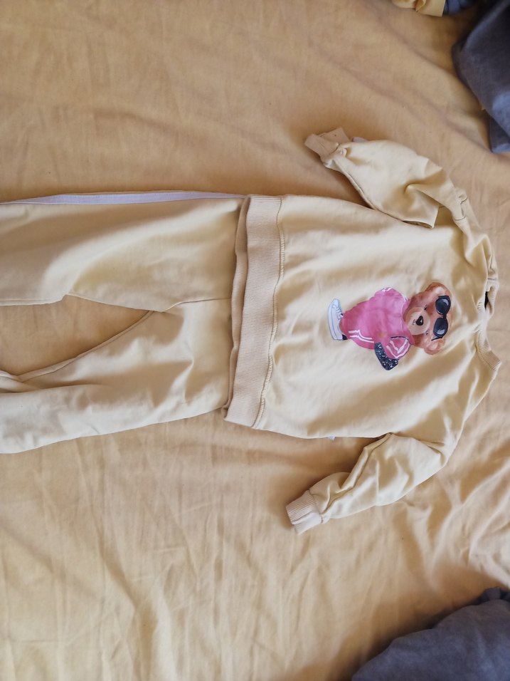 Sarı Baskılı Kız Sweatshirt ve Eşofman Takımı - Görsel 4