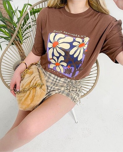 Çiçek Baskılı T-Shirt