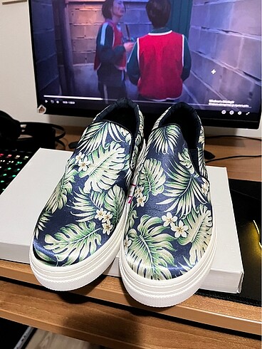 Graceland sneakers