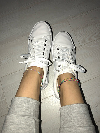 37 Beden beyaz Renk Pull and bear beyaz spor ayakkabı