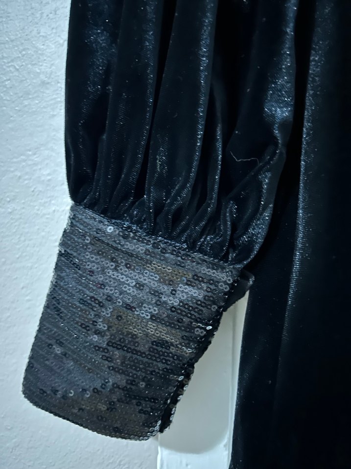 Parlak Siyah Gotik Strappy Kuşaklı kısa Abiye - Görsel 4