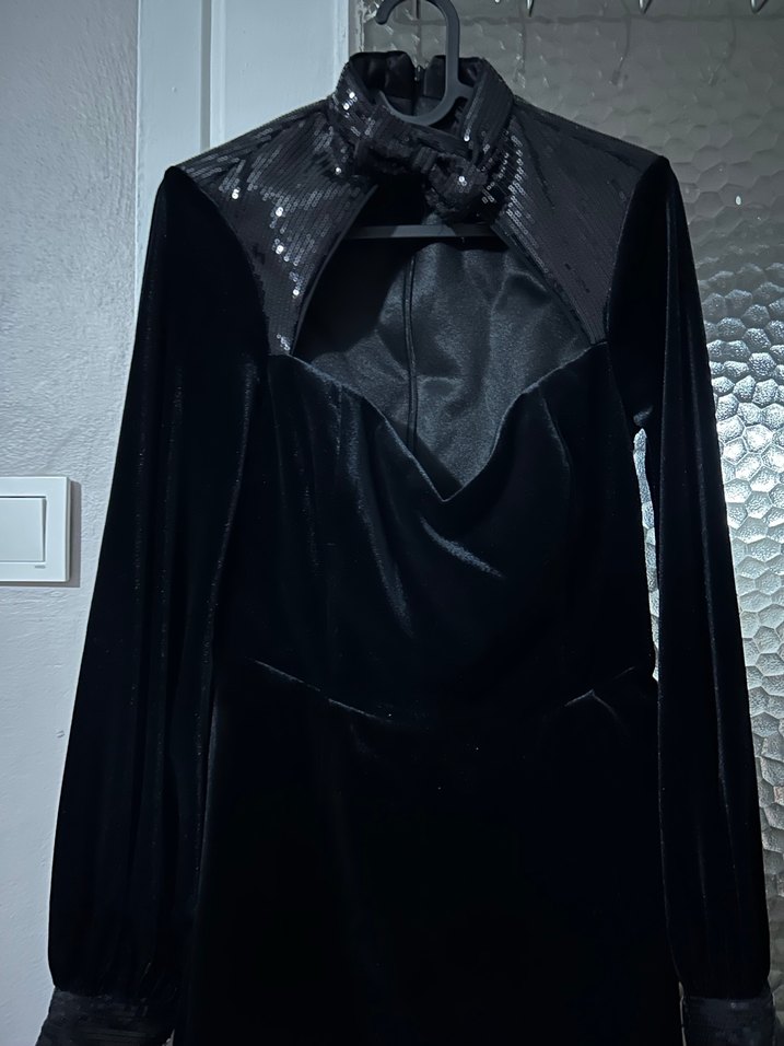 Parlak Siyah Gotik Strappy Kuşaklı kısa Abiye - Görsel 3