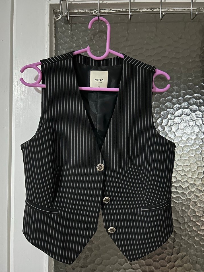 Düğmeli Siyah Çizgili Kadın Yelek - Görsel 2