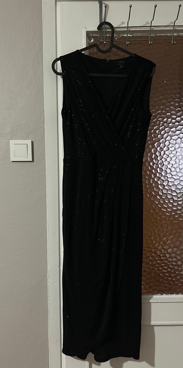 Siyah Parlak V Yakalı Drapeli Uzun Elbise - Görsel 4