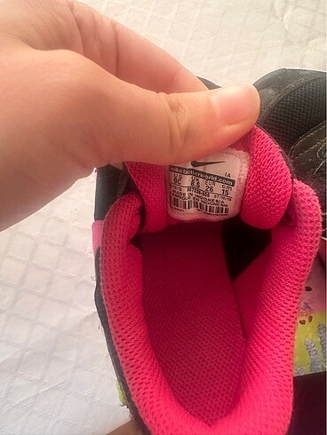 26 Beden Nike kız çocuk ayakkabısı