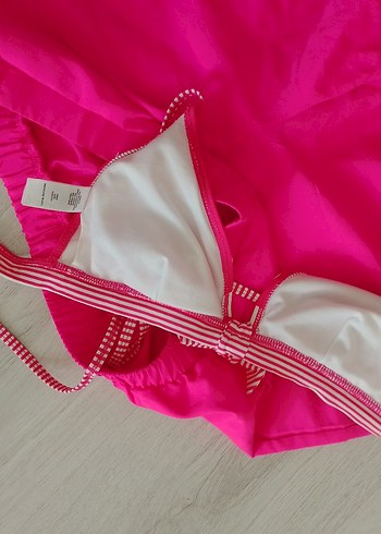 42 Beden Pembe Puantiyeli Bikini ve Şort