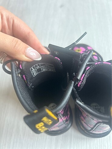23 Beden çeşitli Renk Dr martens çiçekli kız bot