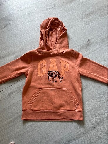 GAP sweatshirt