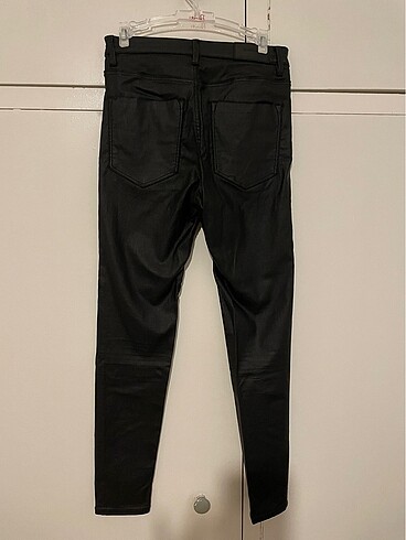 34 Beden siyah Renk Stradavarius Deri Skinny pantolon