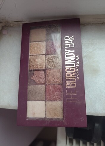 Maybelline Maybelline The Burgundy Bar Far Paleti