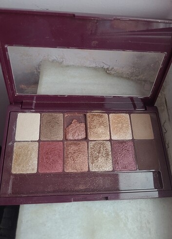 Maybelline The Burgundy Bar Far Paleti
