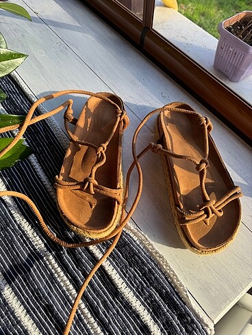 Pull and Bear Sandalet