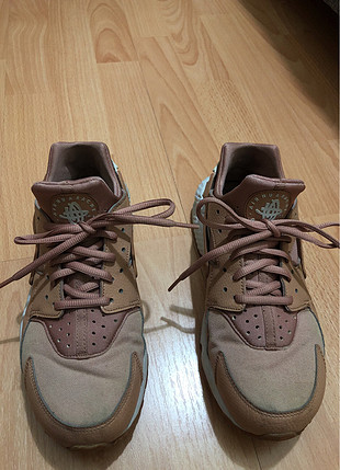 39 Beden Nile air huarache