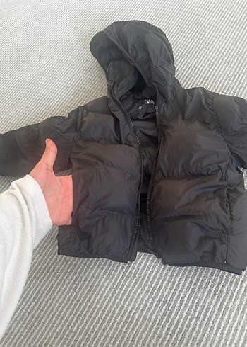 Zara Siyah Kapüşonlu Mont mevsimlik - Görsel 2