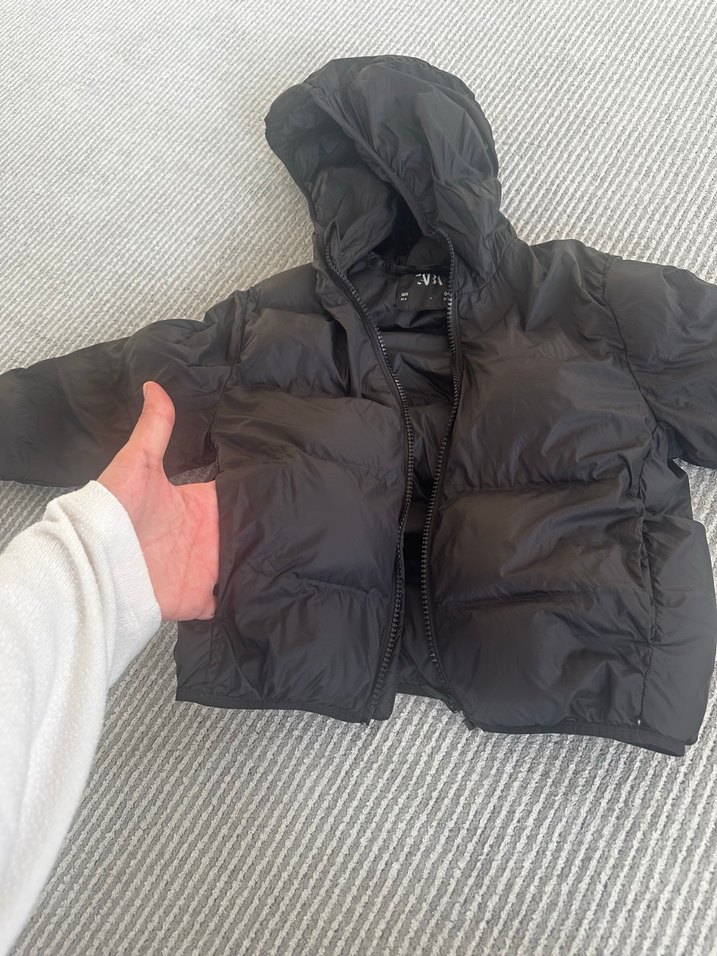 Zara Siyah Kapüşonlu Mont mevsimlik - Görsel 2