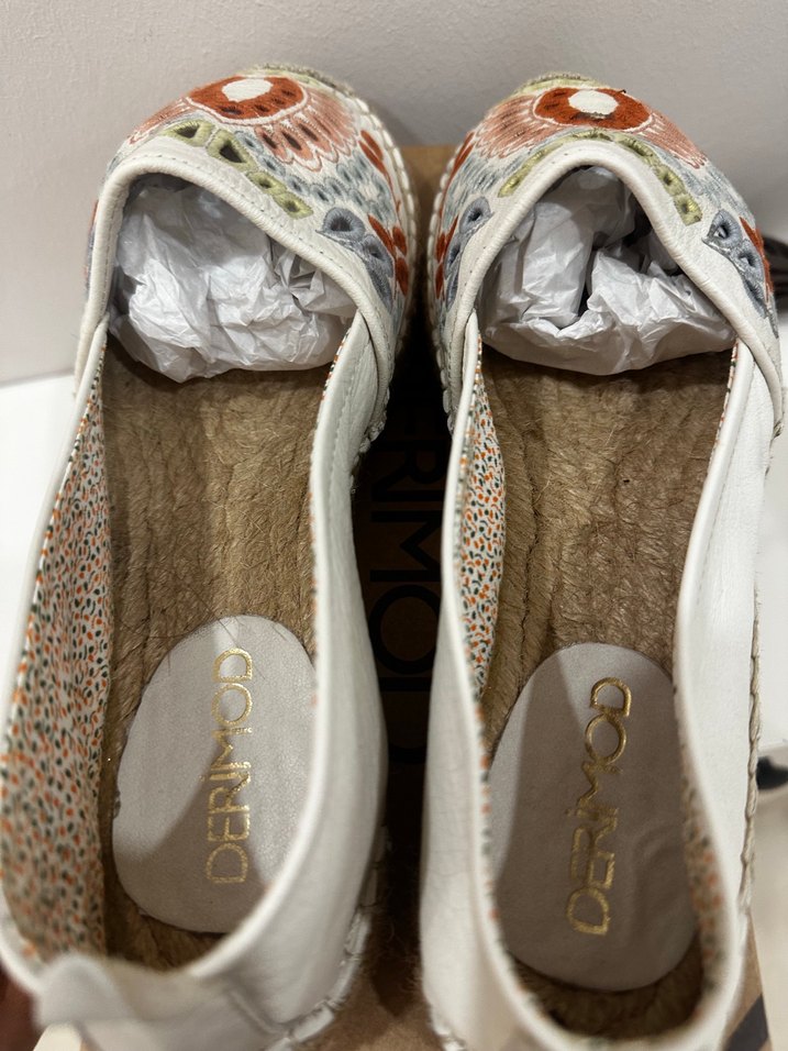 Boncuk İşlemeli Beyaz Dolgu Topuk Espadril - Görsel 3